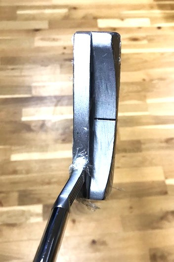 HØJRE: Scott "Sølv" Blade Putter (GRIPPET SKAL SKIFTES)